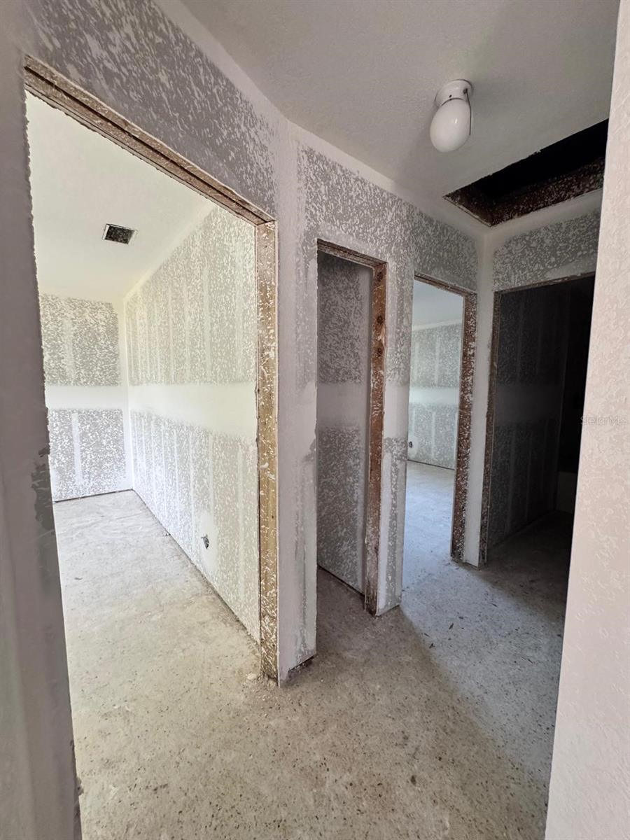 4990 VENETIAN BOULEVARD NE, St Petersburg, FL 33703