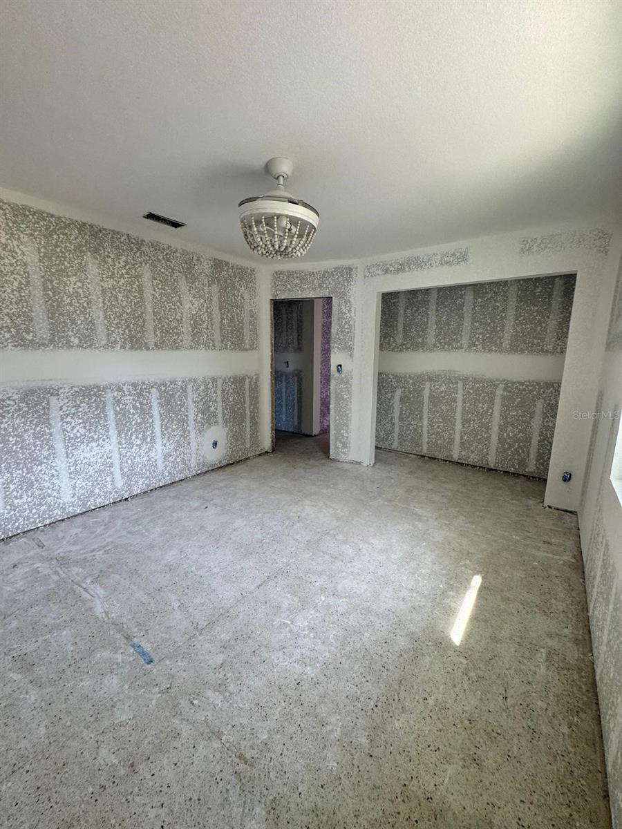 4990 VENETIAN BOULEVARD NE, St Petersburg, FL 33703