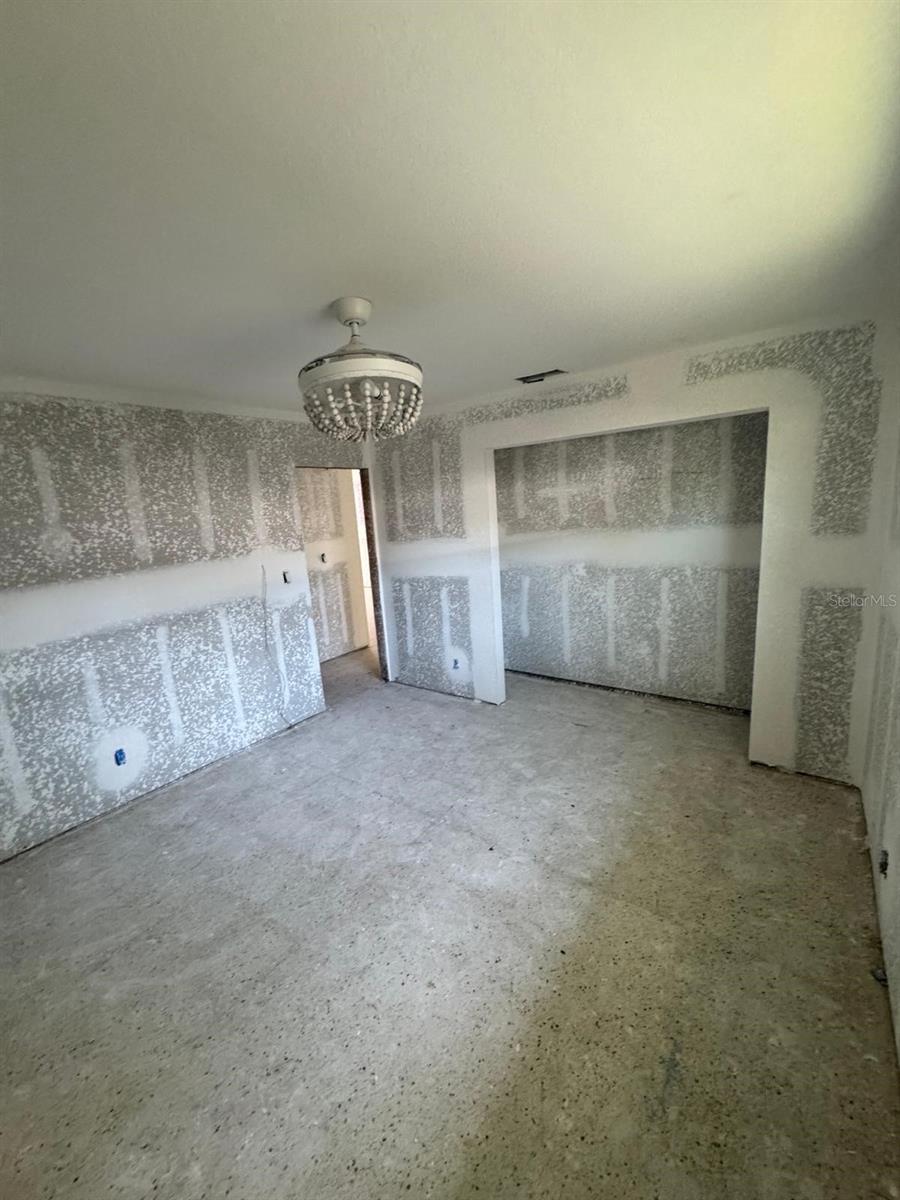 4990 VENETIAN BOULEVARD NE, St Petersburg, FL 33703