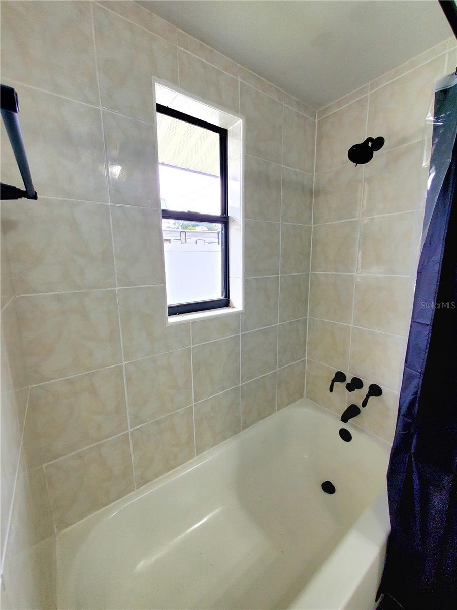 TUB & SHOWER