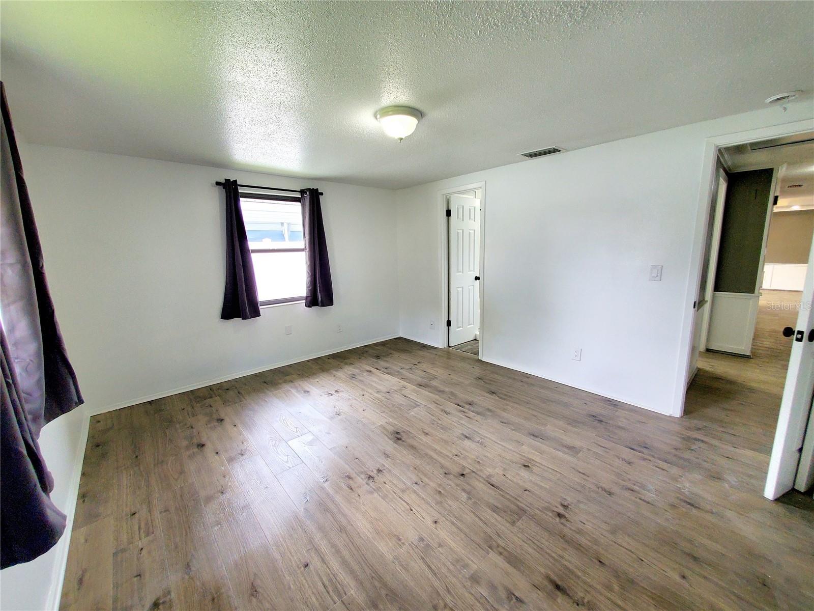 MASTER BEDROOM SUITE