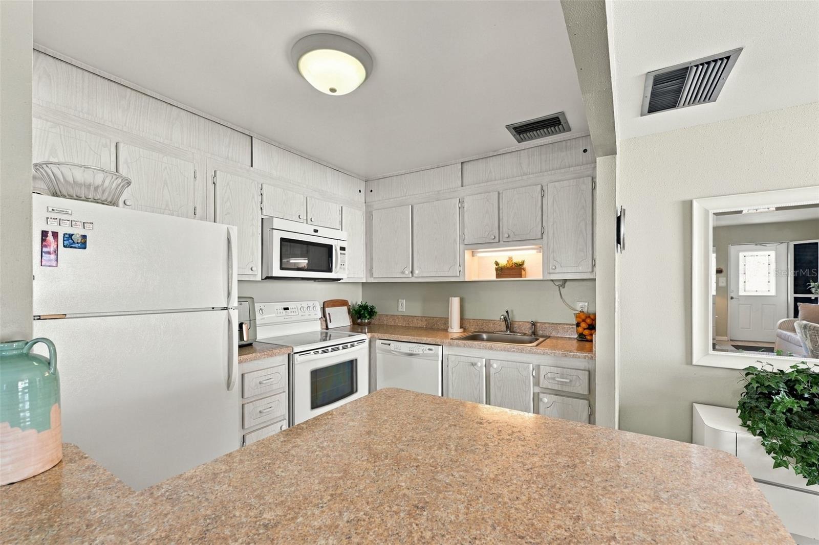 2202 CLUBHOUSE DRIVE, #179, Sun City Center, FL 33573