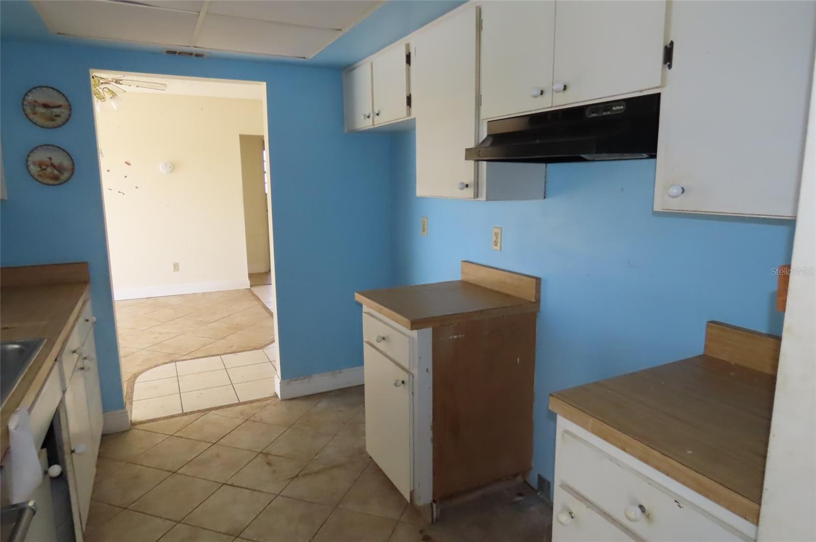910 EL RANCHO DRIVE, Sun City Center, FL 33573