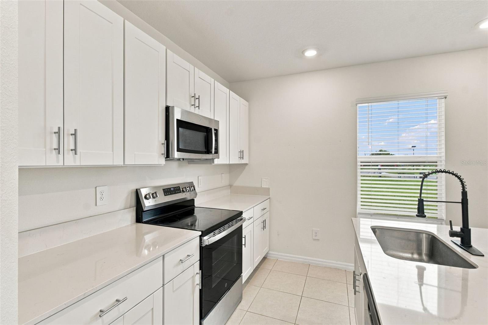 5821 YELLOW HORNBILL AVENUE, Wimauma, FL 33598