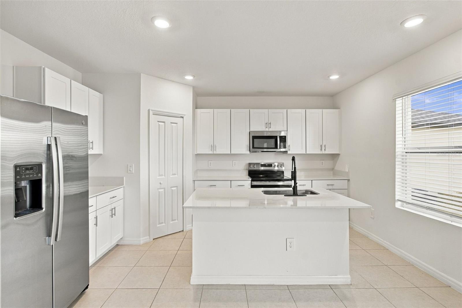 5821 YELLOW HORNBILL AVENUE, Wimauma, FL 33598