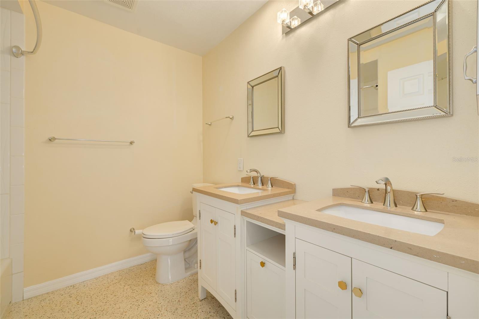 2020 VALLEY DRIVE, Dunedin, FL 34698