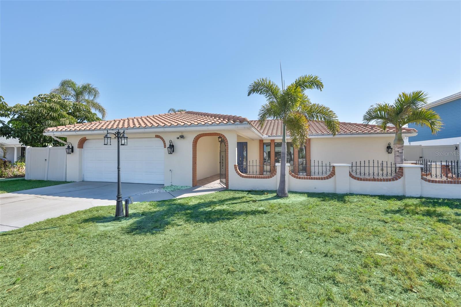 6523 KING PALM WAY, Apollo Beach, FL 33572