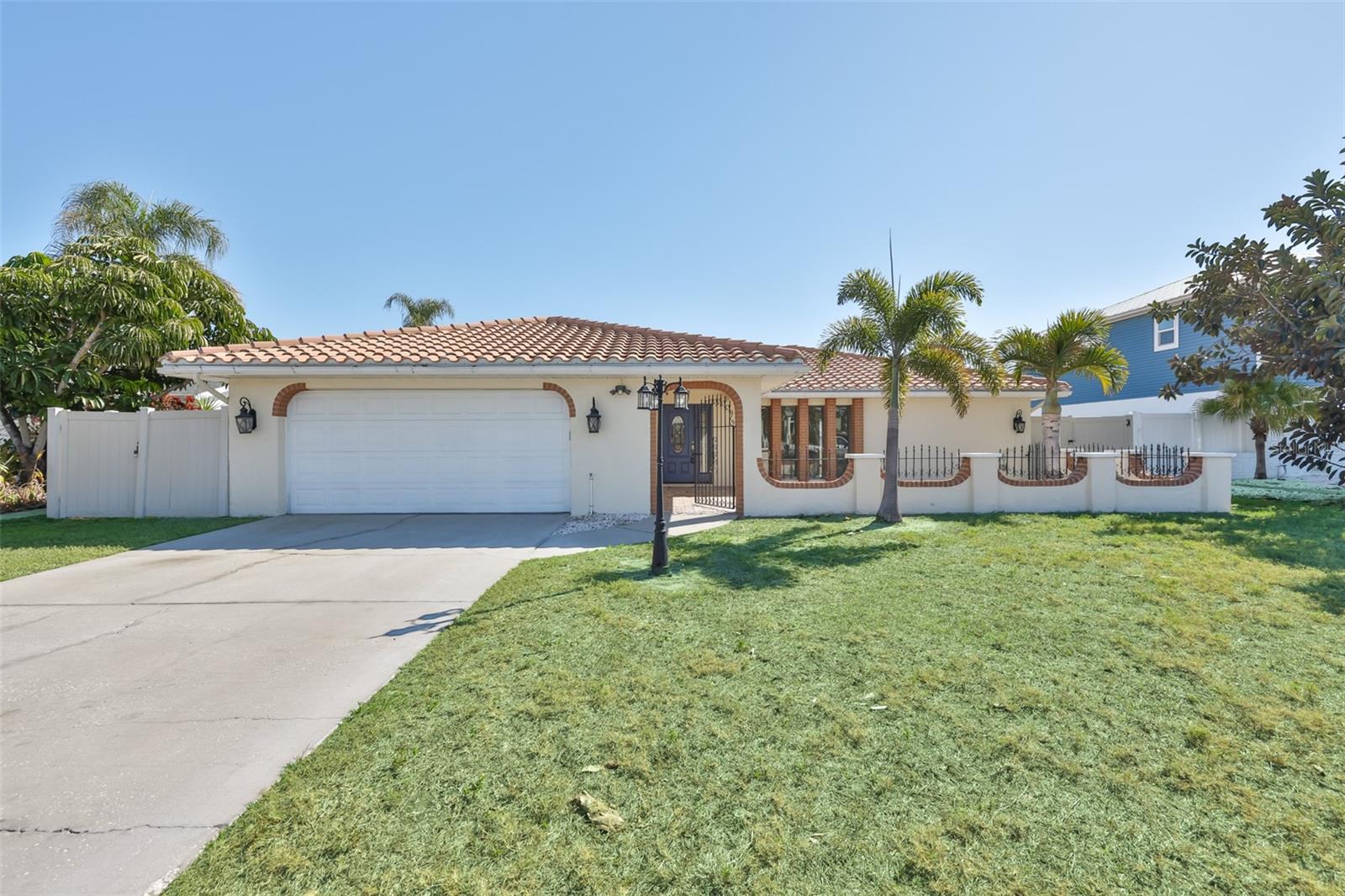 6523 KING PALM WAY, Apollo Beach, FL 33572