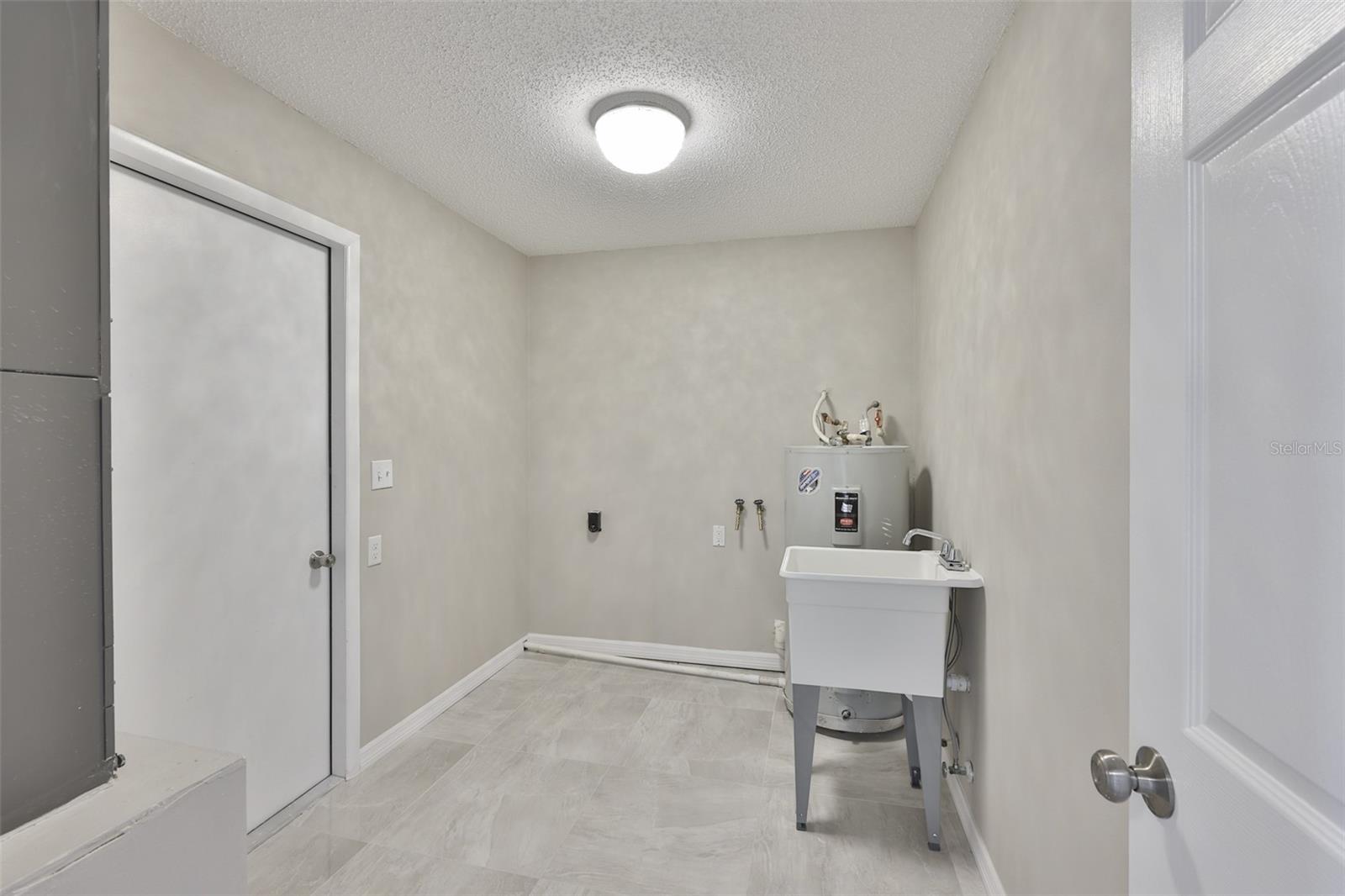 6523 KING PALM WAY, Apollo Beach, FL 33572