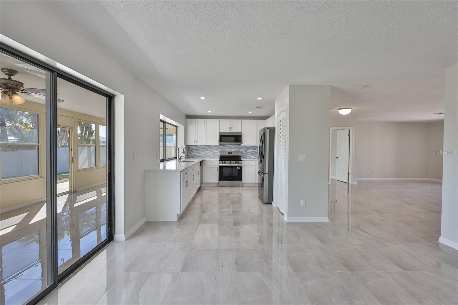 6523 KING PALM WAY, Apollo Beach, FL 33572