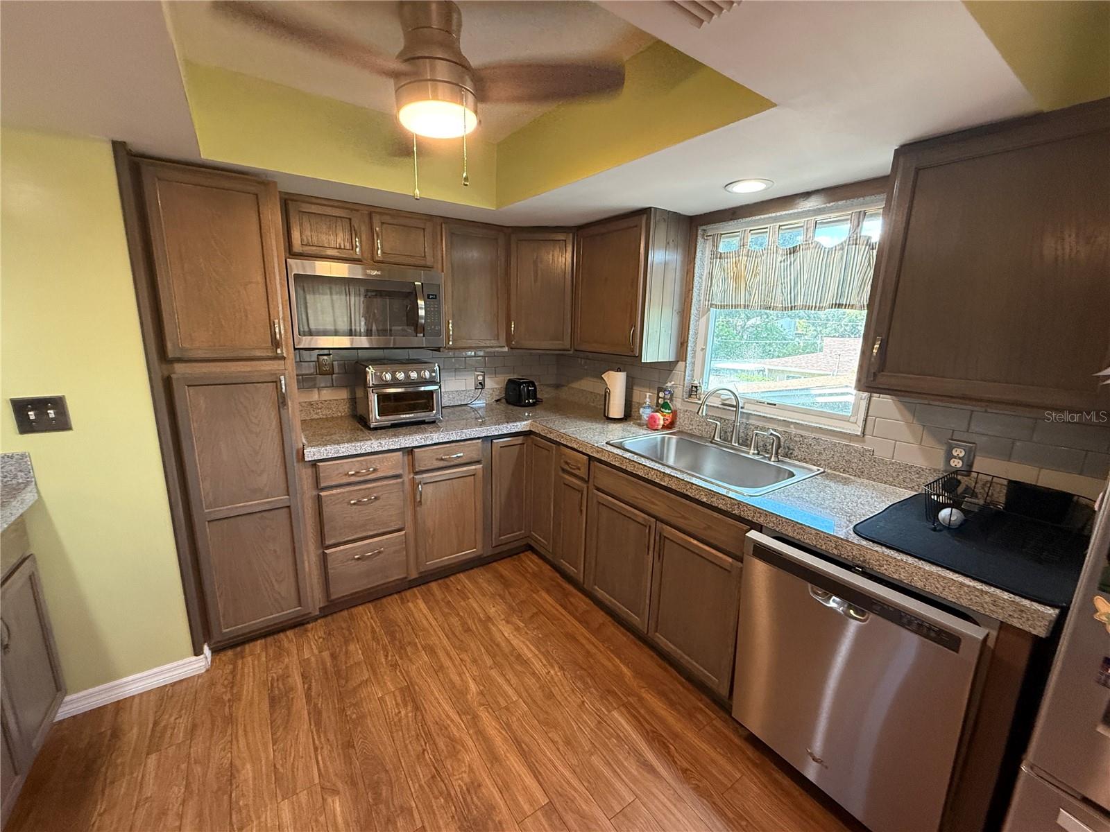 604 S BAYVIEW BOULEVARD, Oldsmar, FL 34677