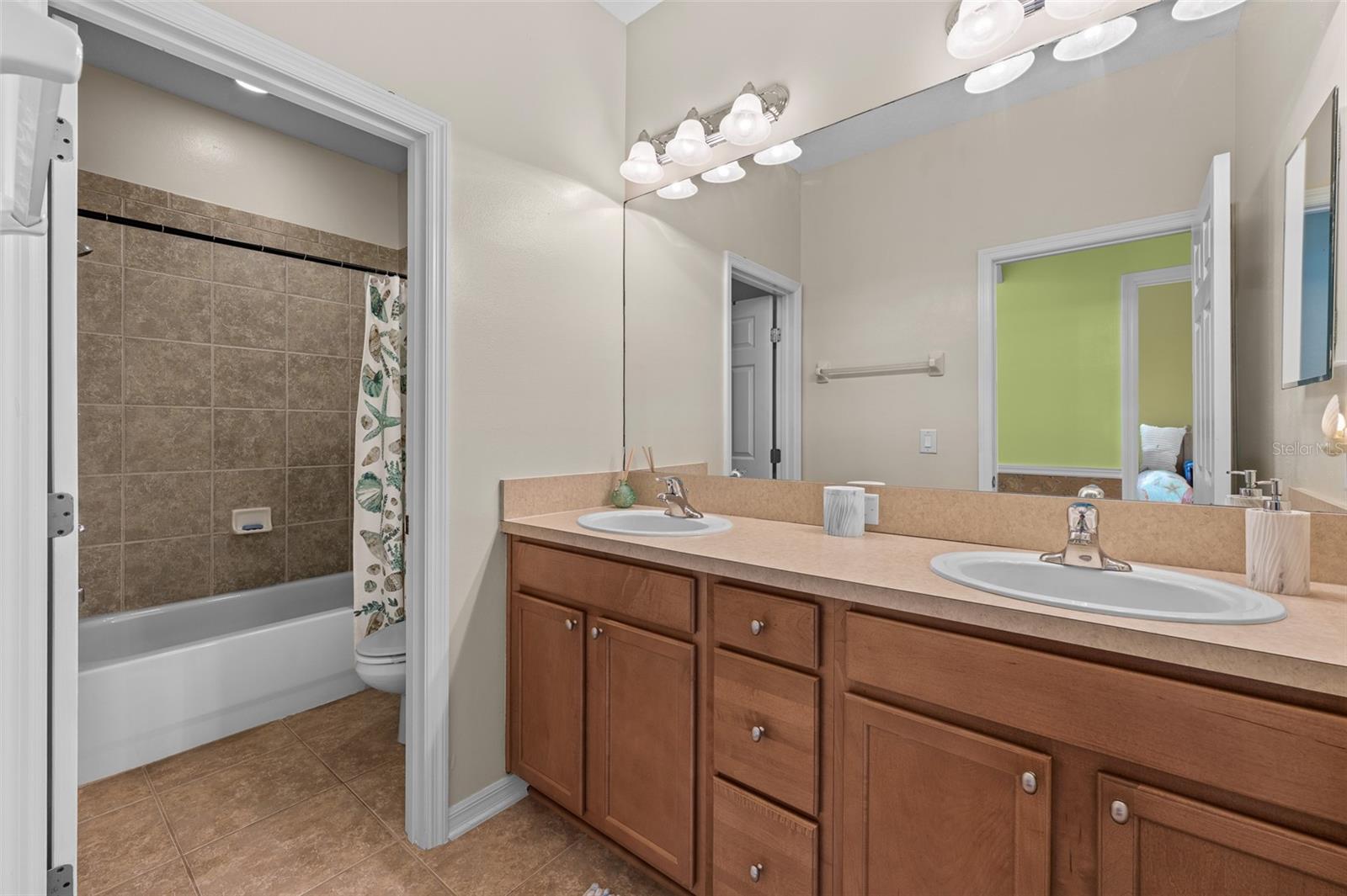 12612 SILVERDALE STREET, Tampa, FL 33626