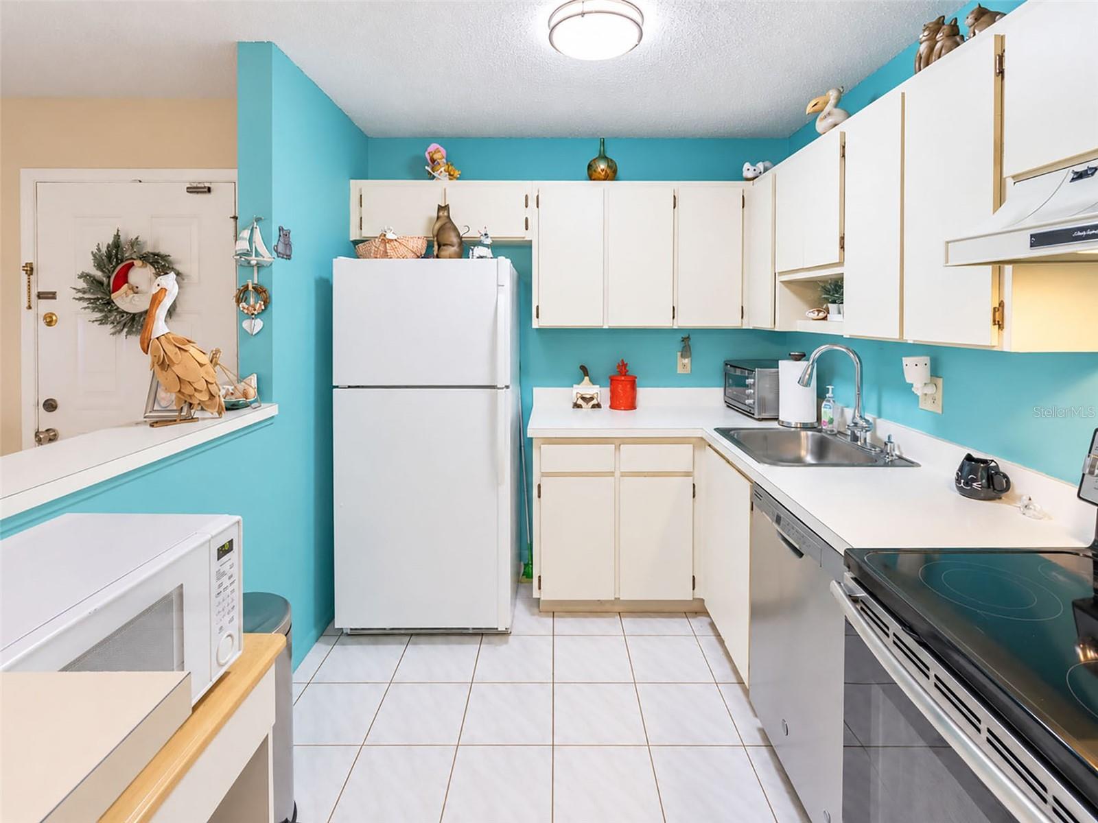 6016 LAKETREE LANE, #C, Temple Terrace, FL 33617