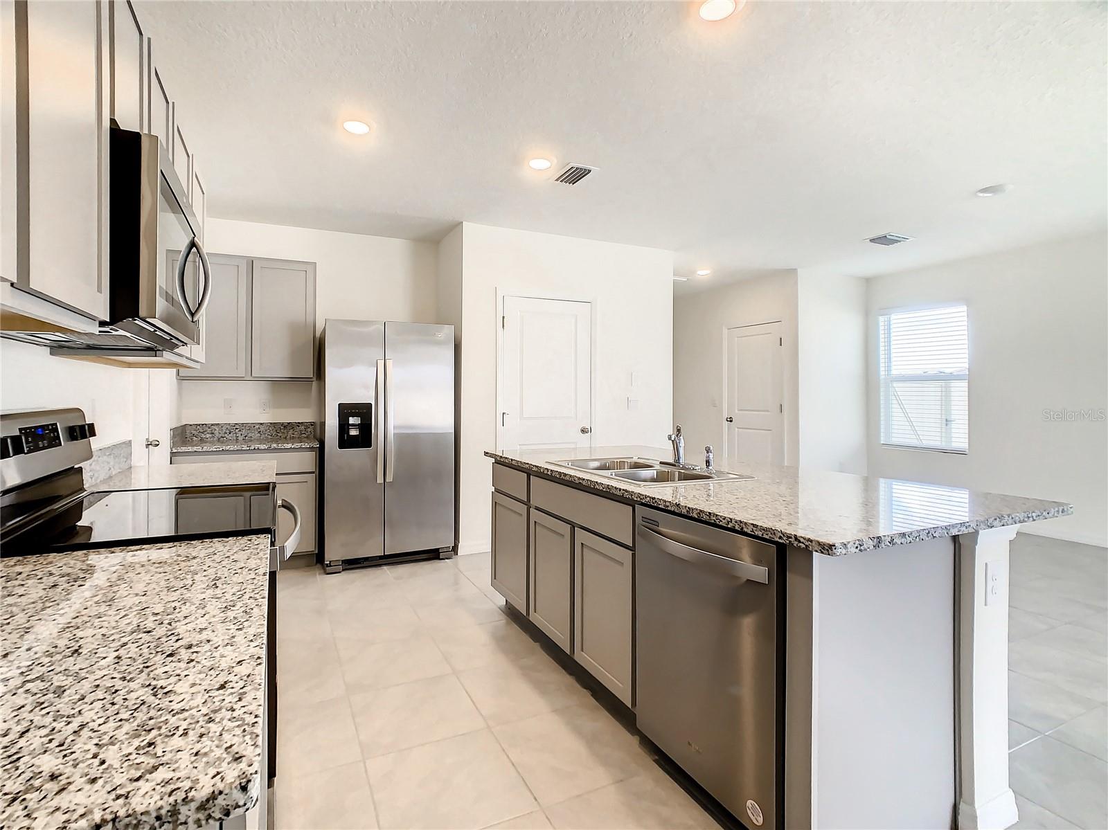 16506 MOSAIC OAR DRIVE, Wimauma, FL 33598