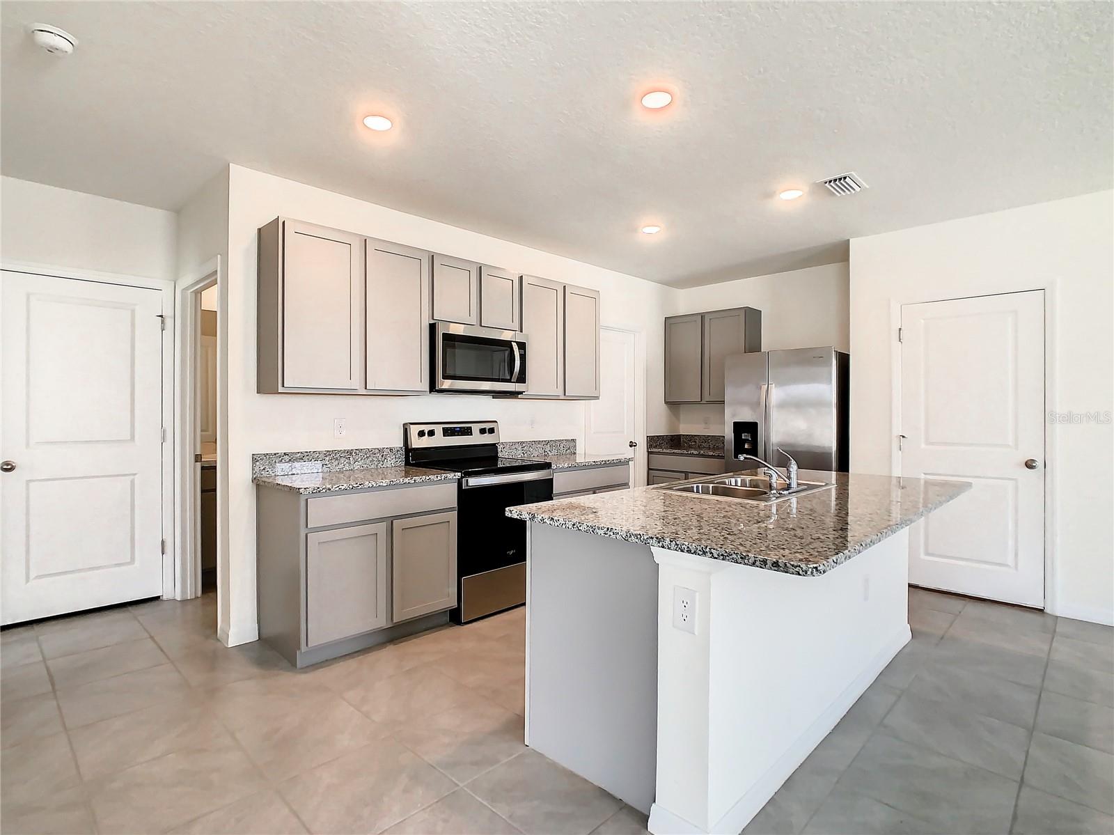 16506 MOSAIC OAR DRIVE, Wimauma, FL 33598
