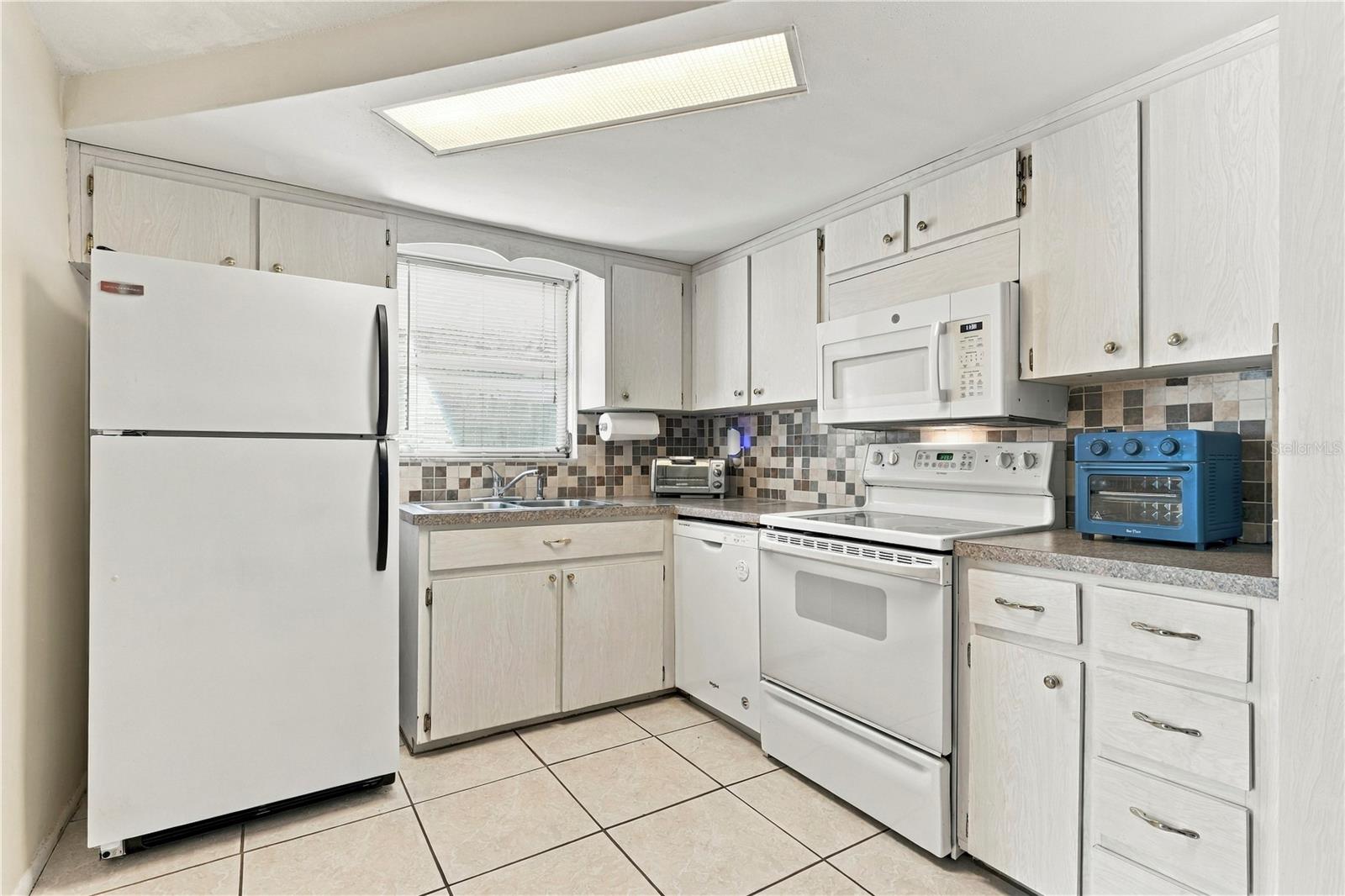 1042 VIKING DRIVE, Holiday, FL 34691