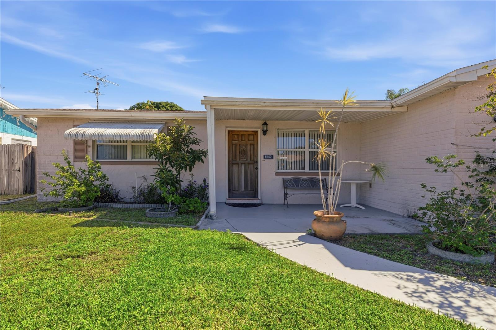 1042 VIKING DRIVE, Holiday, FL 34691