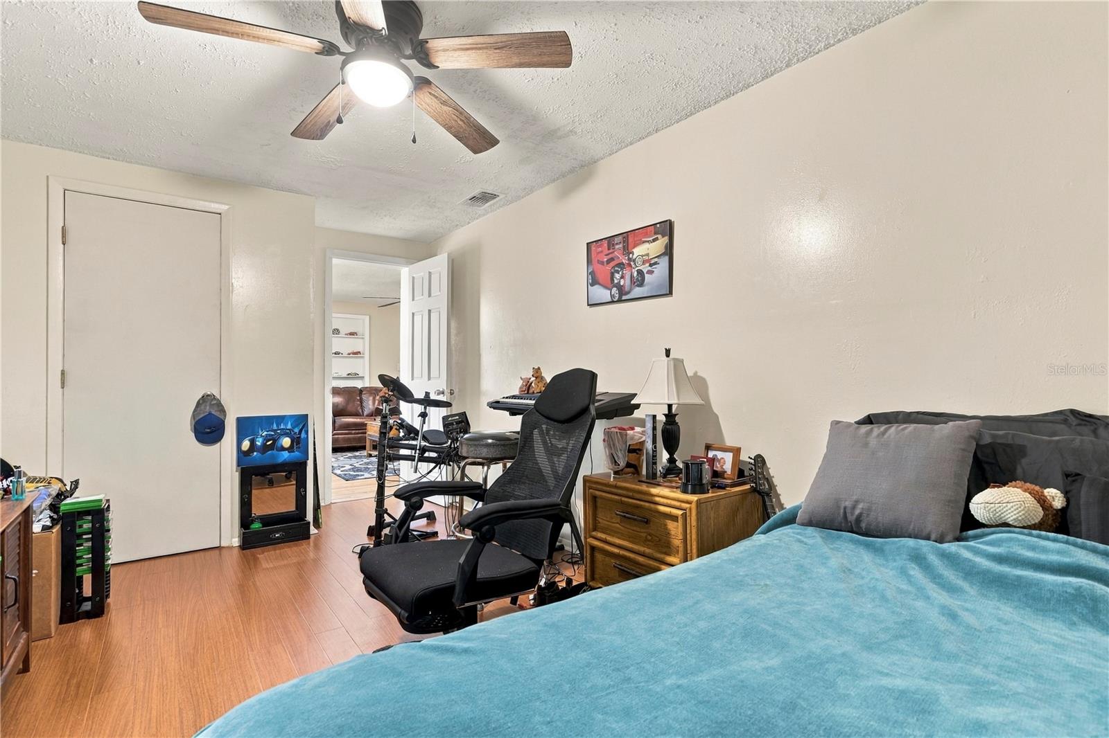 1042 VIKING DRIVE, Holiday, FL 34691