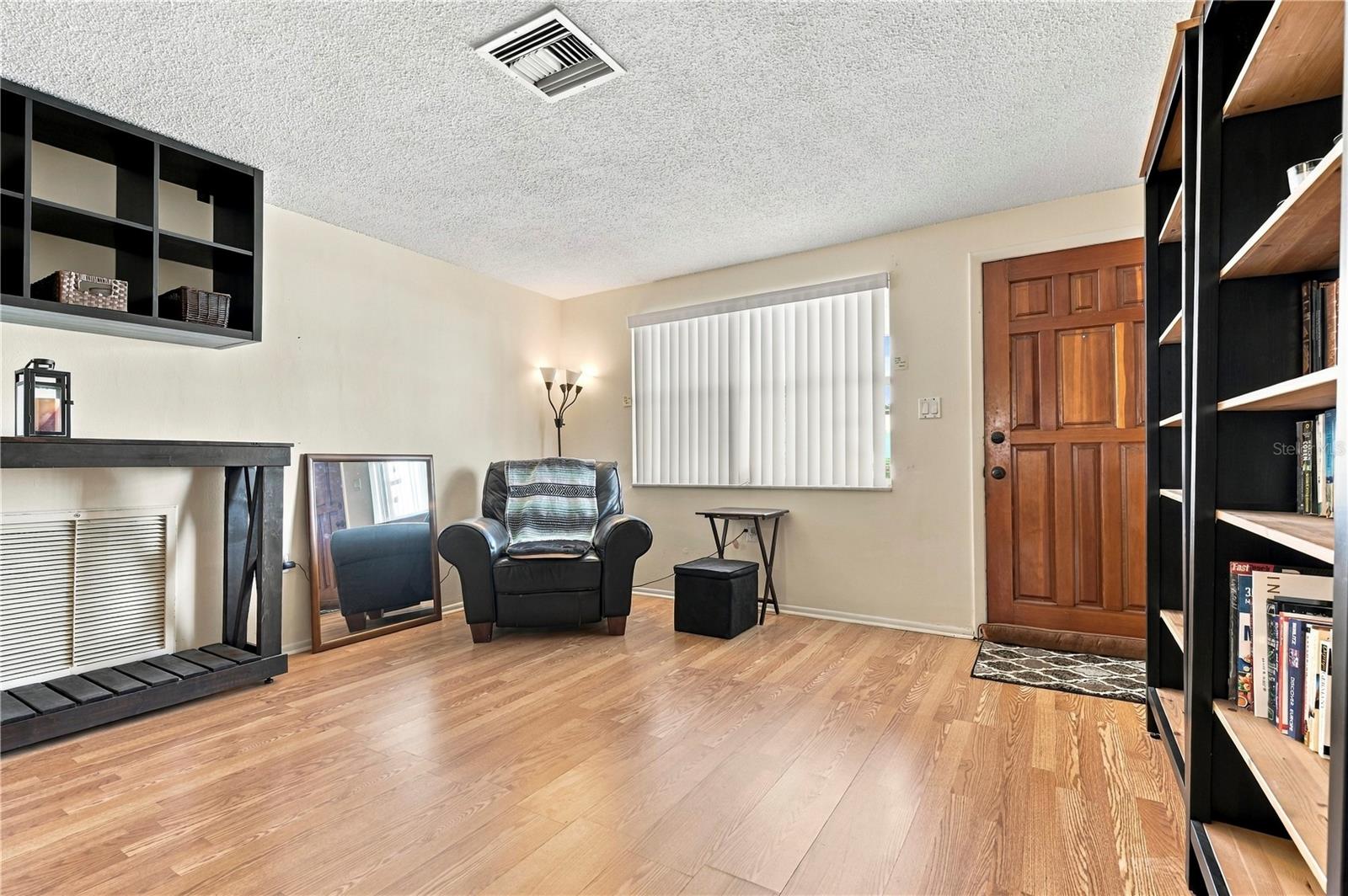 1042 VIKING DRIVE, Holiday, FL 34691