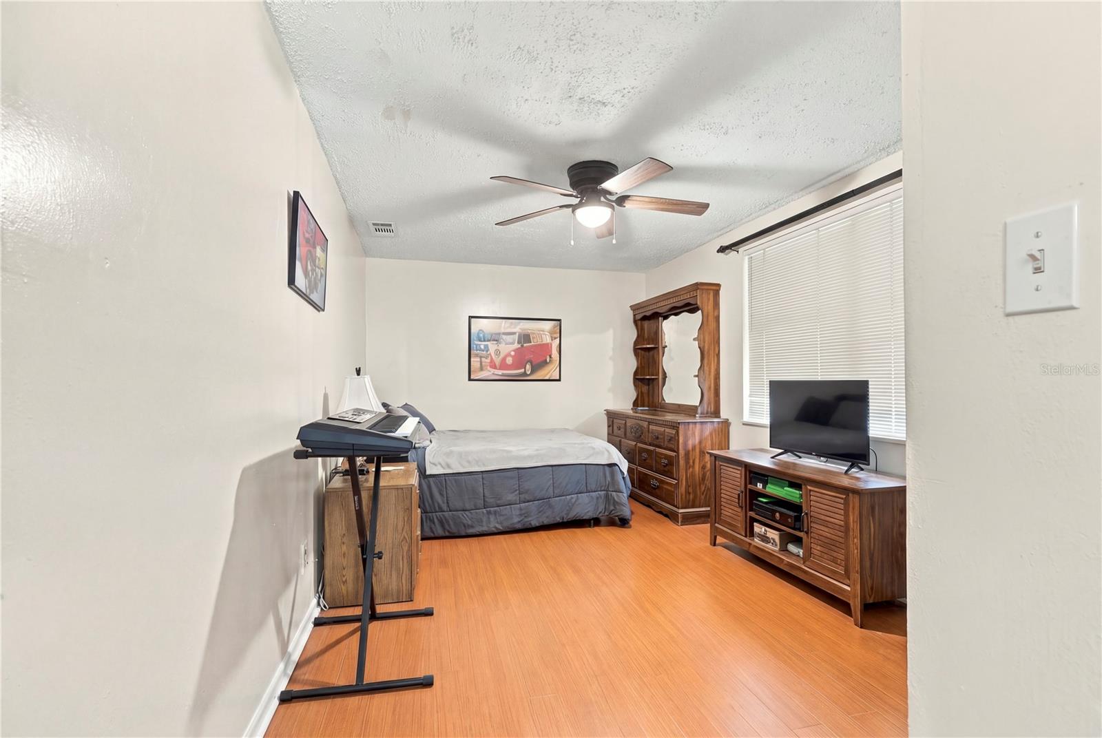 1042 VIKING DRIVE, Holiday, FL 34691