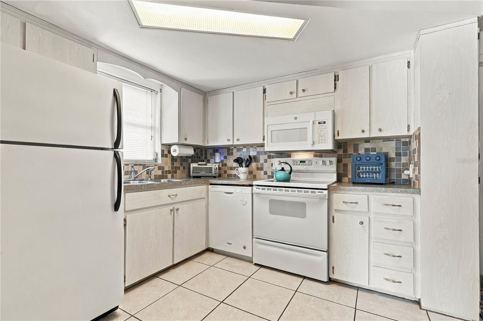 1042 VIKING DRIVE, Holiday, FL 34691