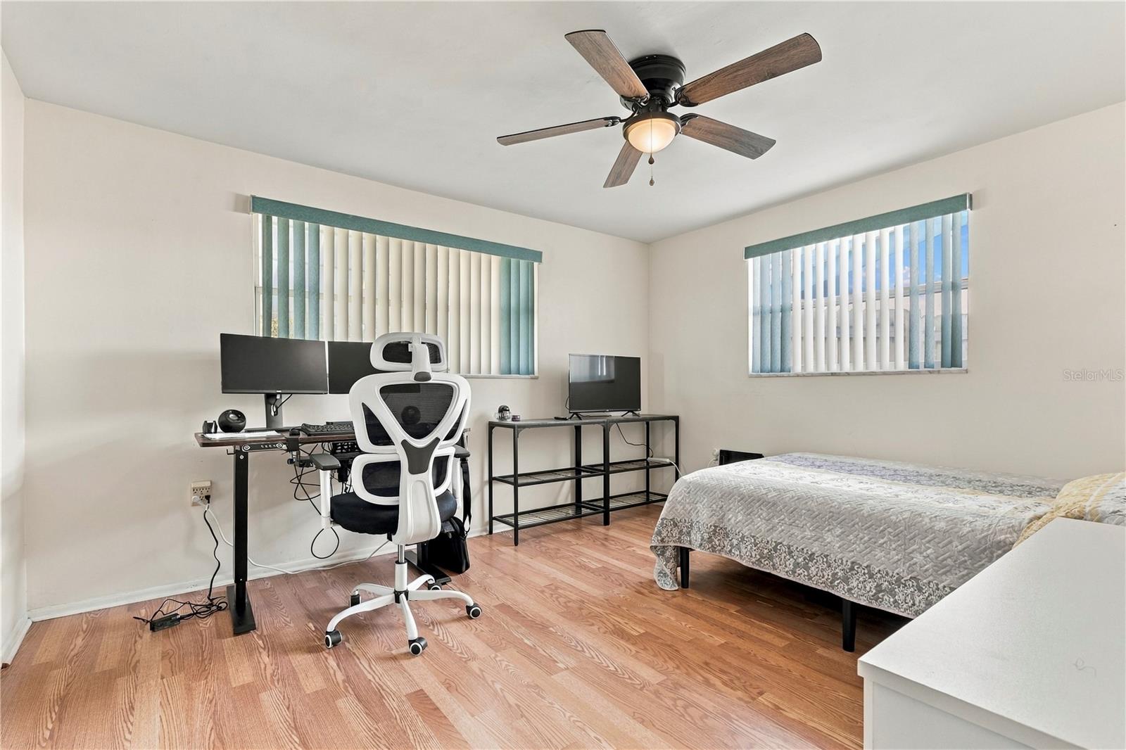 1042 VIKING DRIVE, Holiday, FL 34691