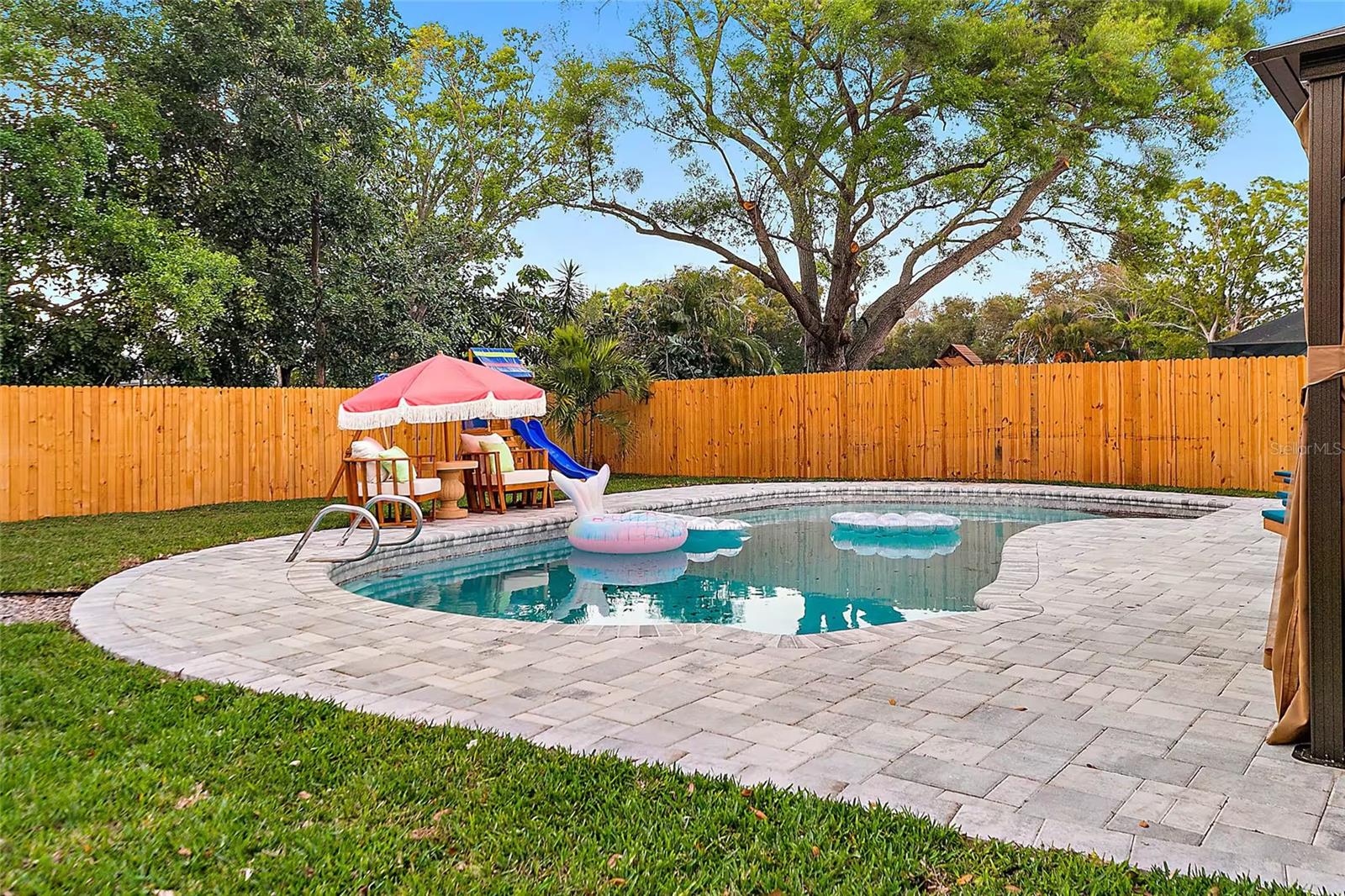 8686 124TH WAY, Seminole, FL 33772