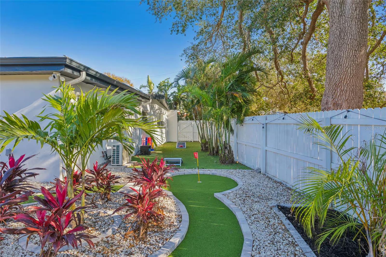 100 GATEWOOD DRIVE, Largo, FL 33770