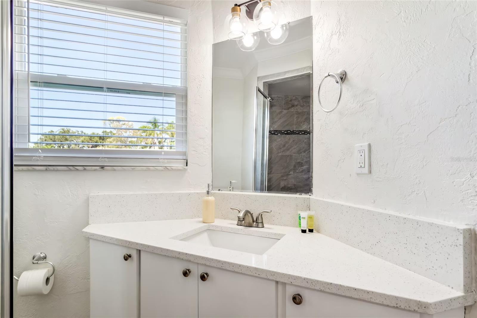14180 85TH AVENUE N, Seminole, FL 33776