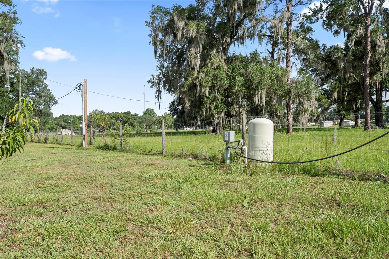 37952 CRYSTAL WAY, Dade City, FL 33523