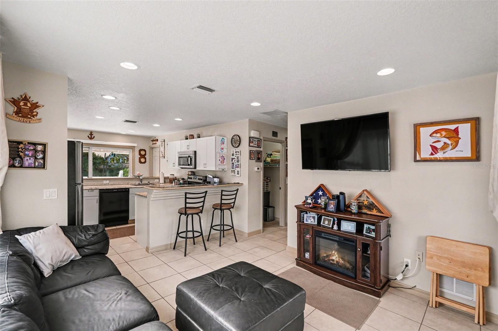 6101 AVENUE OF THE PALMS, Weeki Wachee, FL 34607 6101 AVENUE OF THE PALMS, Weeki Wachee, FL 34607