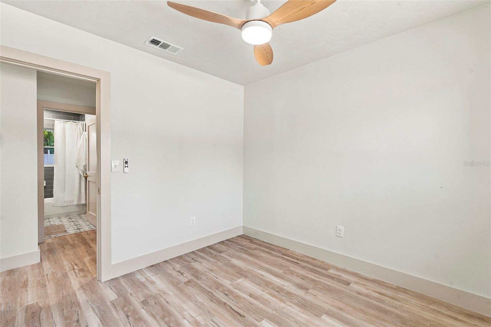 1405 ARDEN AVENUE, Clearwater, FL 33755