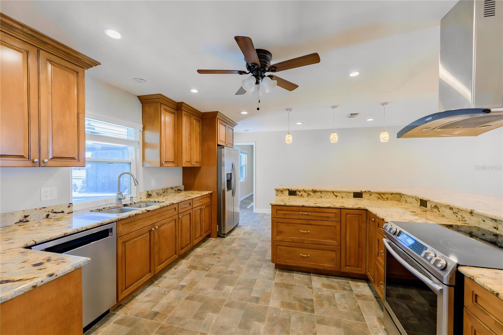 Plenty of counter space for the chef of the house.