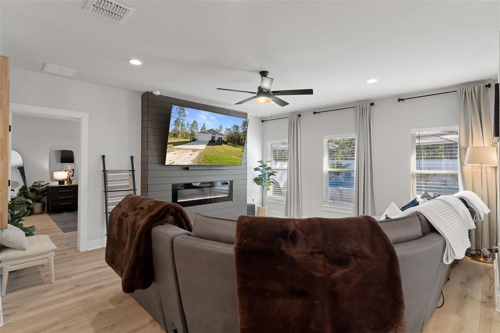 16204 MALDEN ROAD, Weeki Wachee, FL 34614