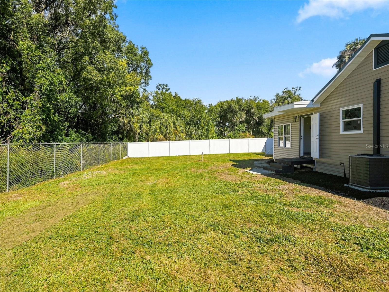 318 NE 4TH STREET, Webster, FL 33597