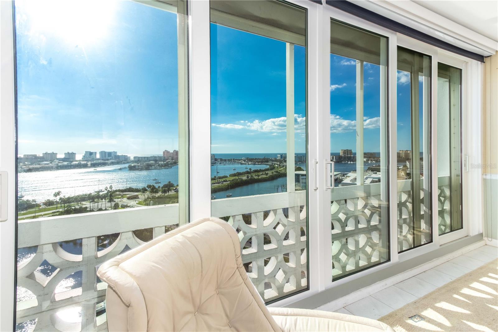 31 ISLAND WAY, #1507, Clearwater Beach, FL 33767