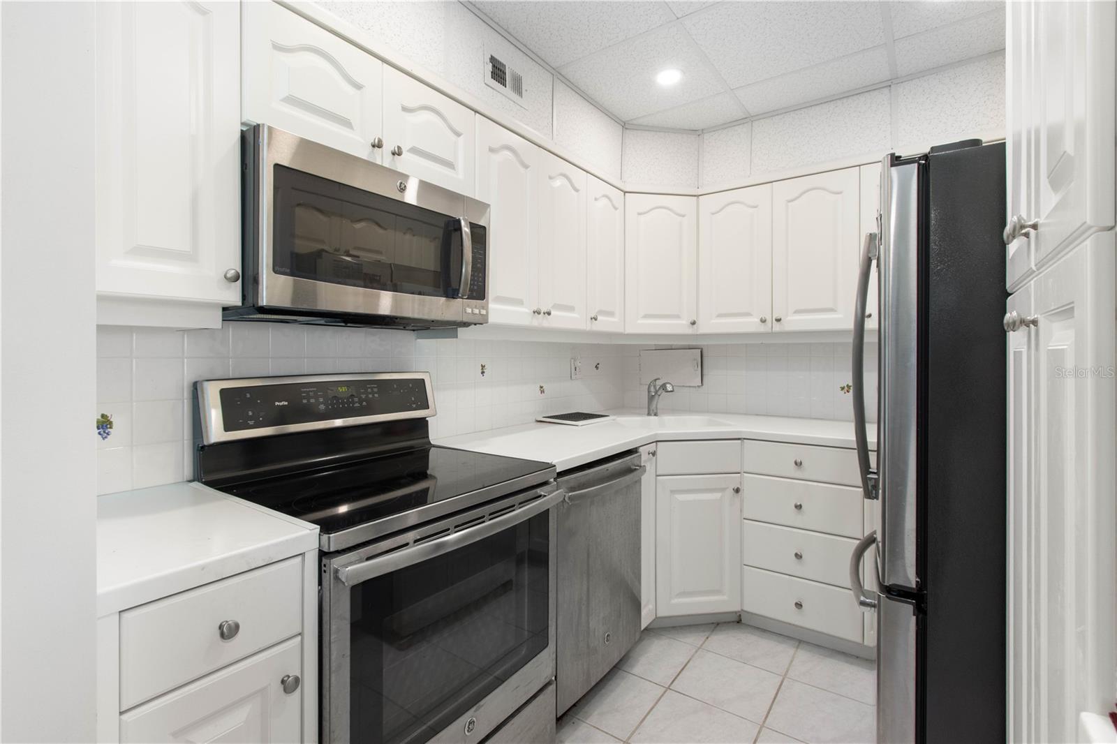31 ISLAND WAY, #1507, Clearwater Beach, FL 33767