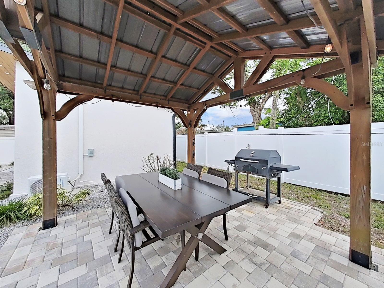 1215 E CURTIS STREET, Tampa, FL 33603