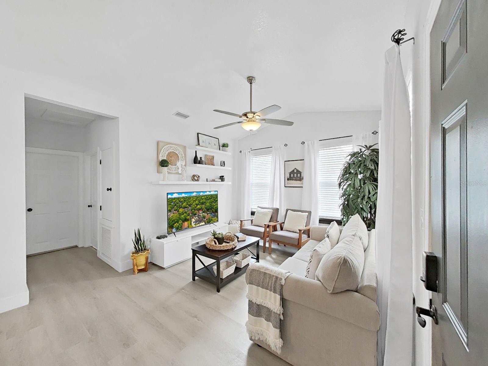 1215 E CURTIS STREET, Tampa, FL 33603
