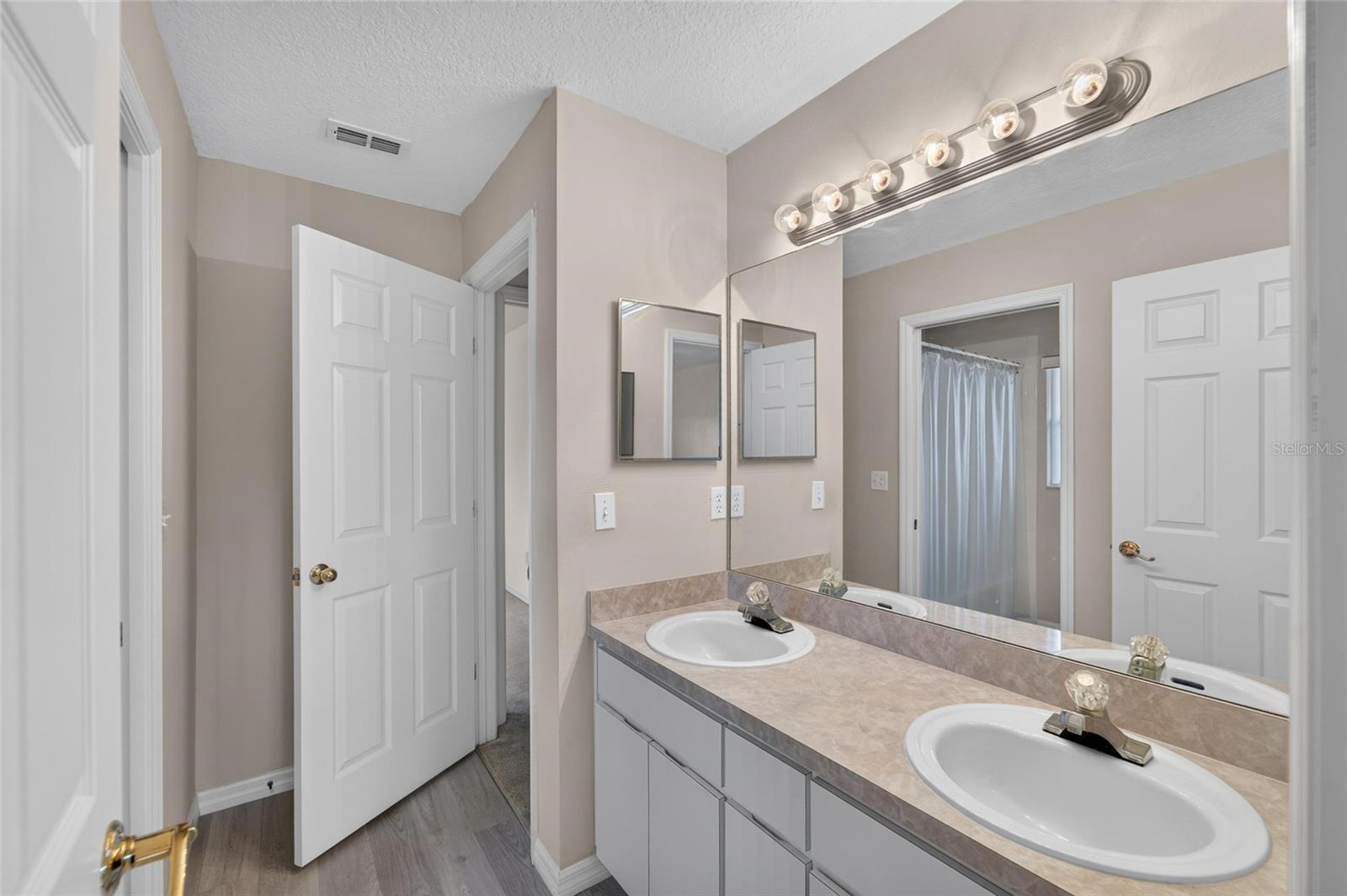 1514 ORACLE DRIVE, Ruskin, FL 33573
