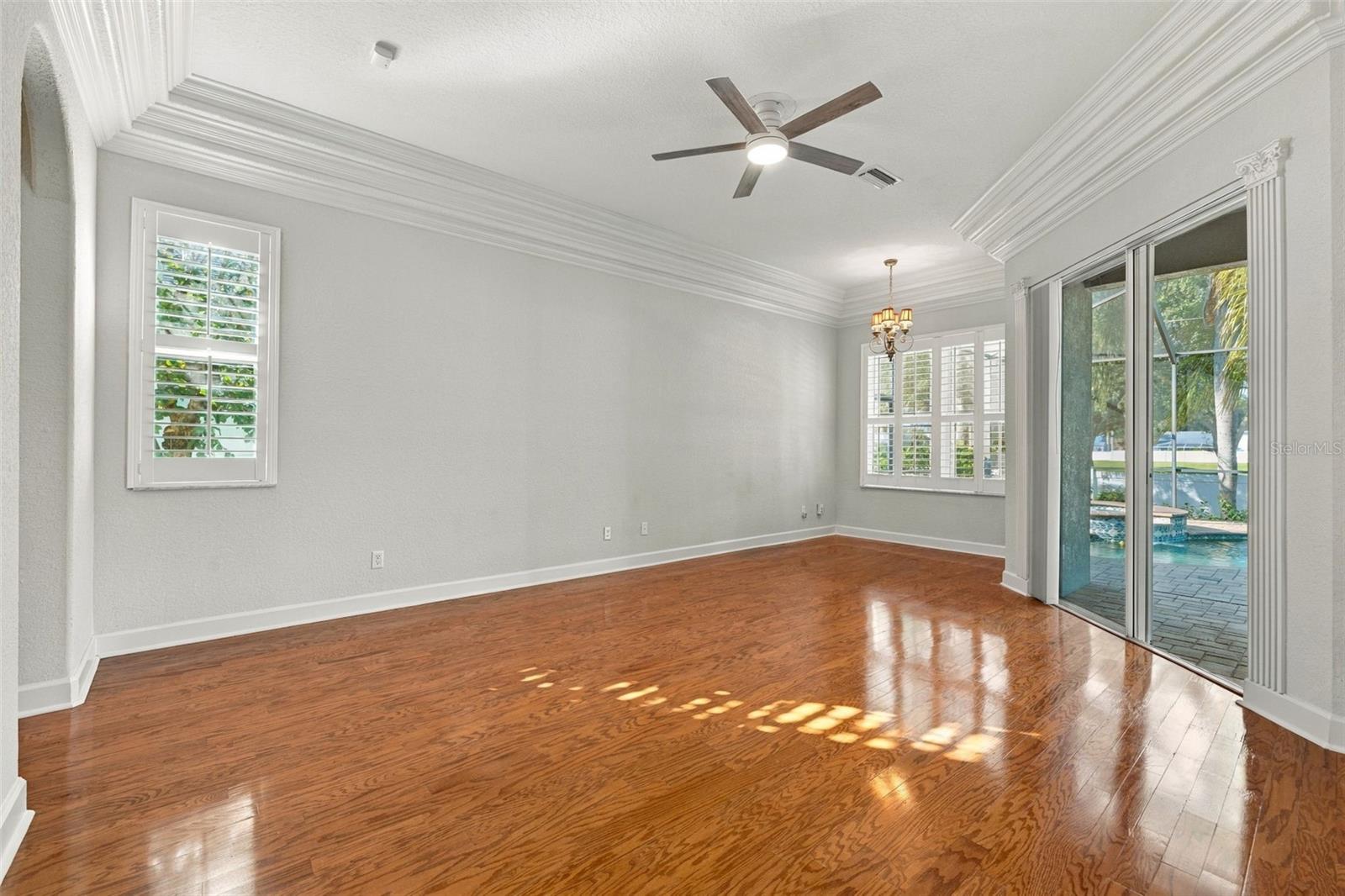 3916 VALRICO GROVE DRIVE, Valrico, FL 33594