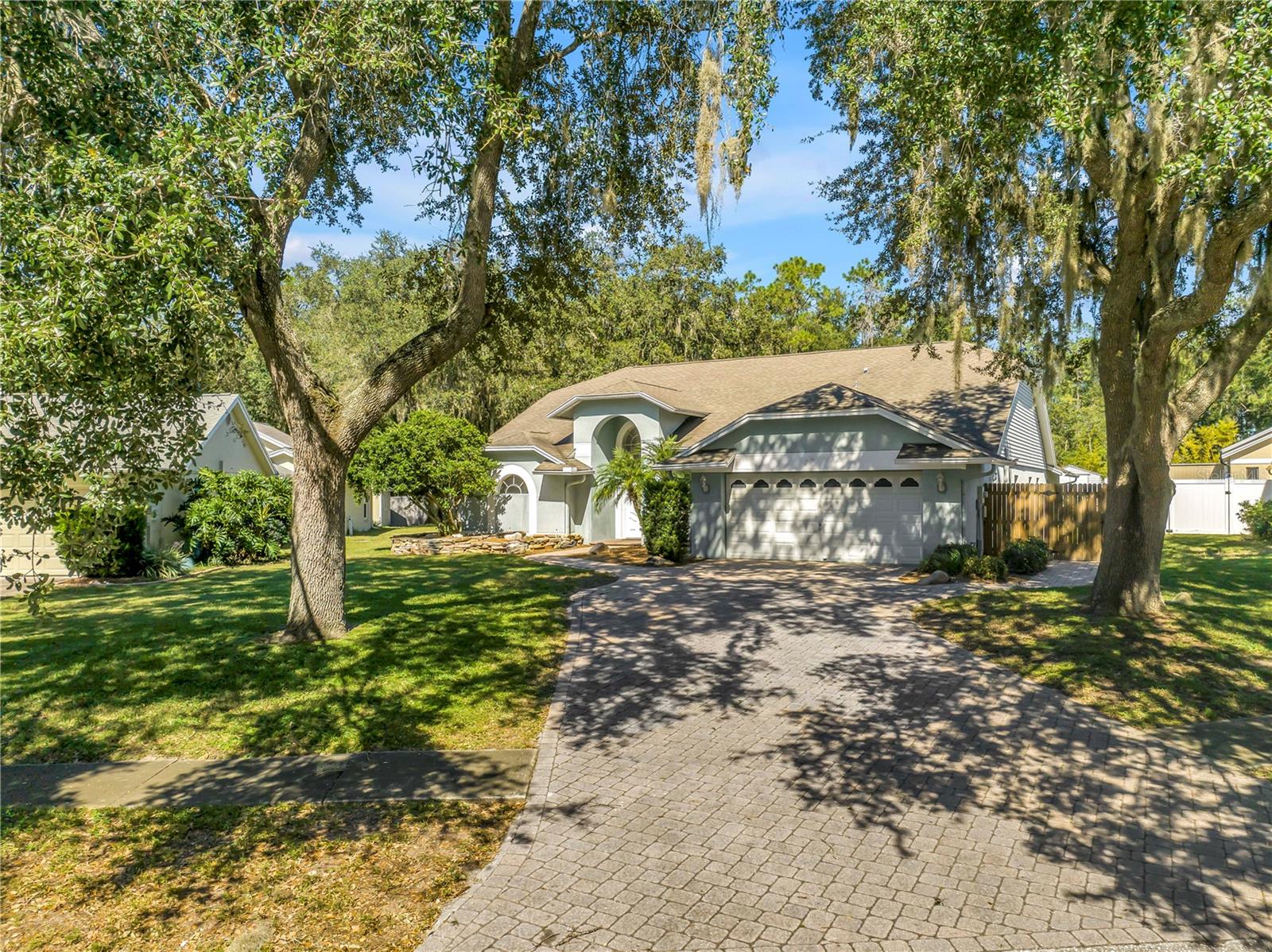 18520 SUNWARD LAKE PLACE, Lutz, FL 33549