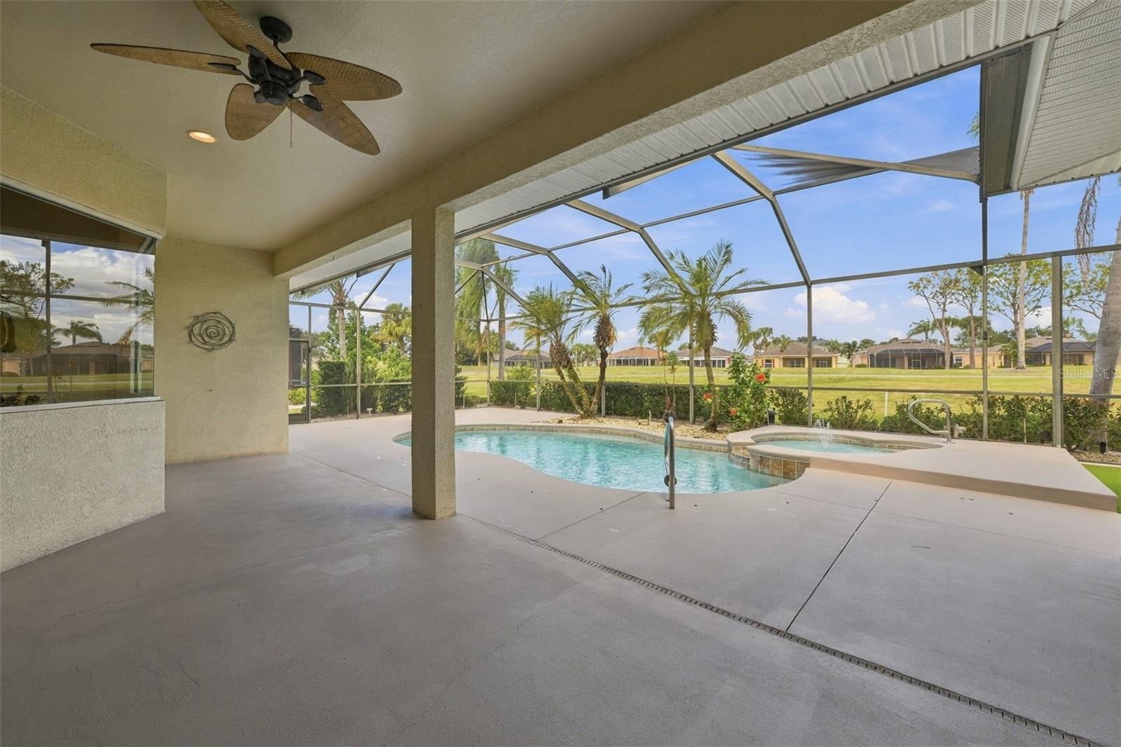 So much space under cover that it doesn't matter what the weather is doing, you can fully enjoy the outdoors.