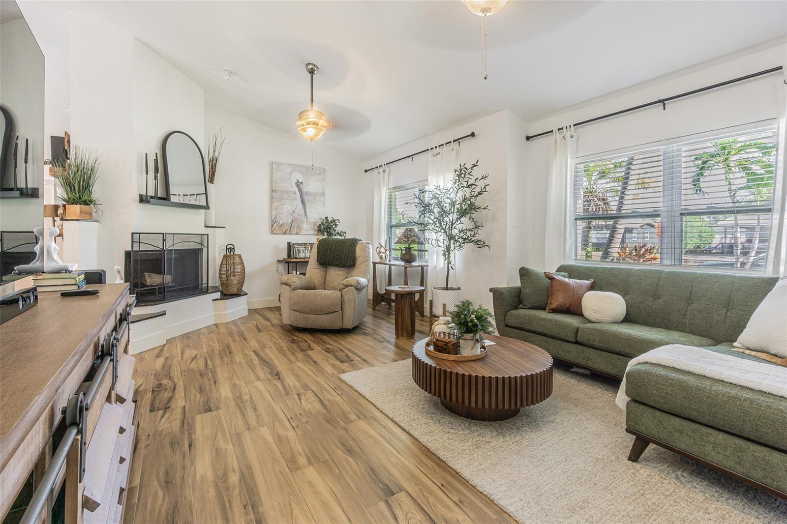 1362 ROBINSON DRIVE, St Petersburg, FL 33710