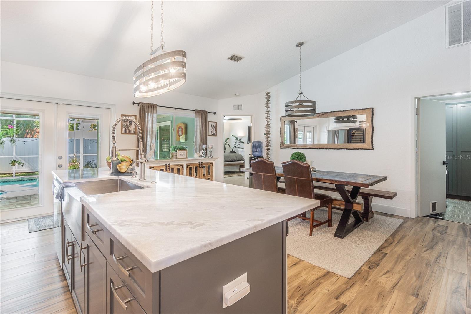 1362 ROBINSON DRIVE, St Petersburg, FL 33710