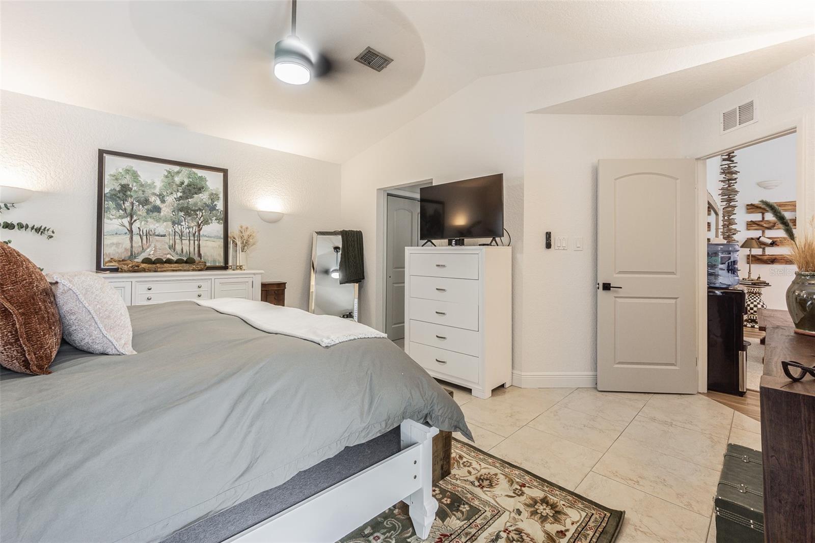 1362 ROBINSON DRIVE, St Petersburg, FL 33710