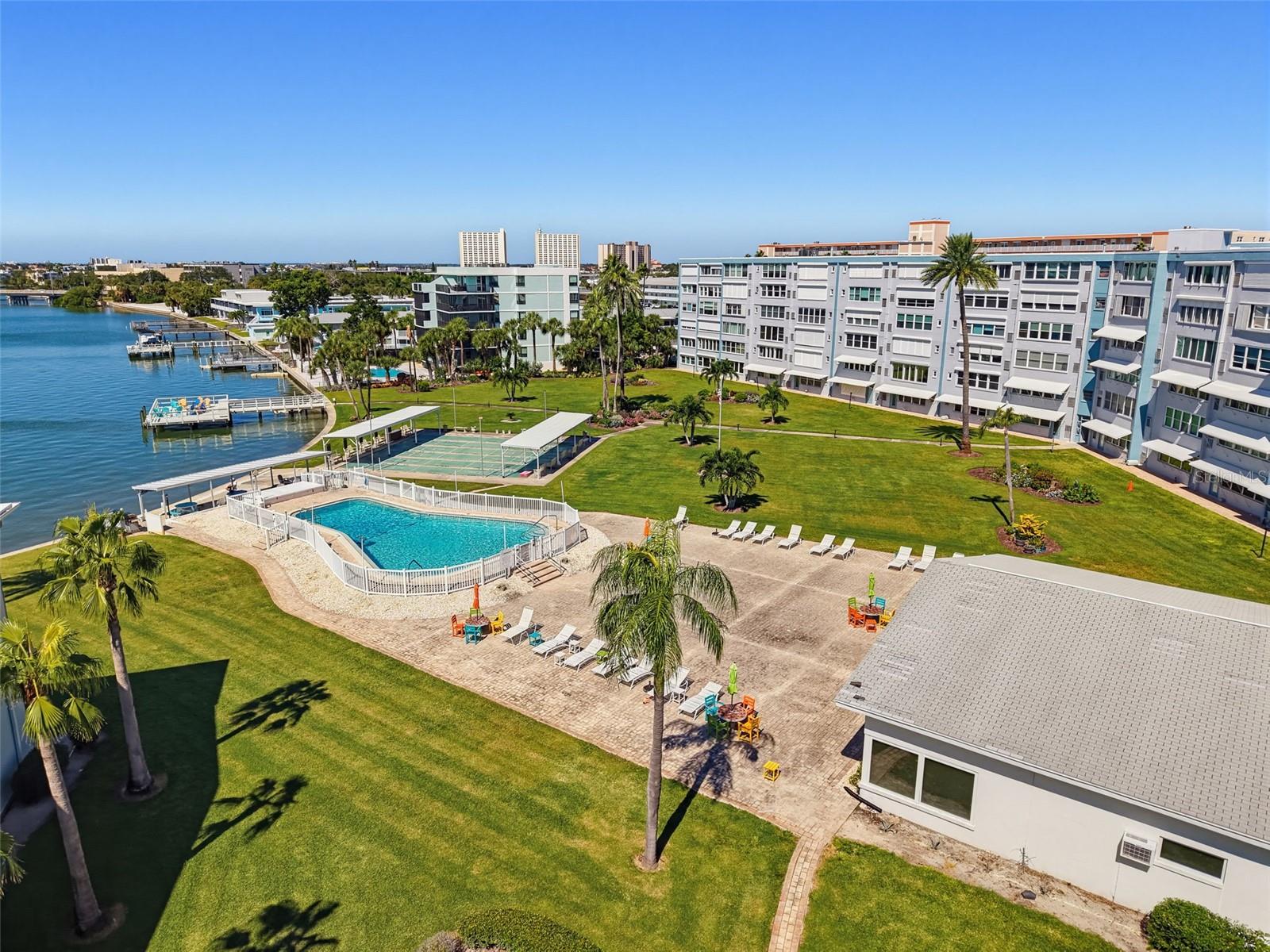 1868 SHORE DRIVE S, #511, South Pasadena, FL 33707