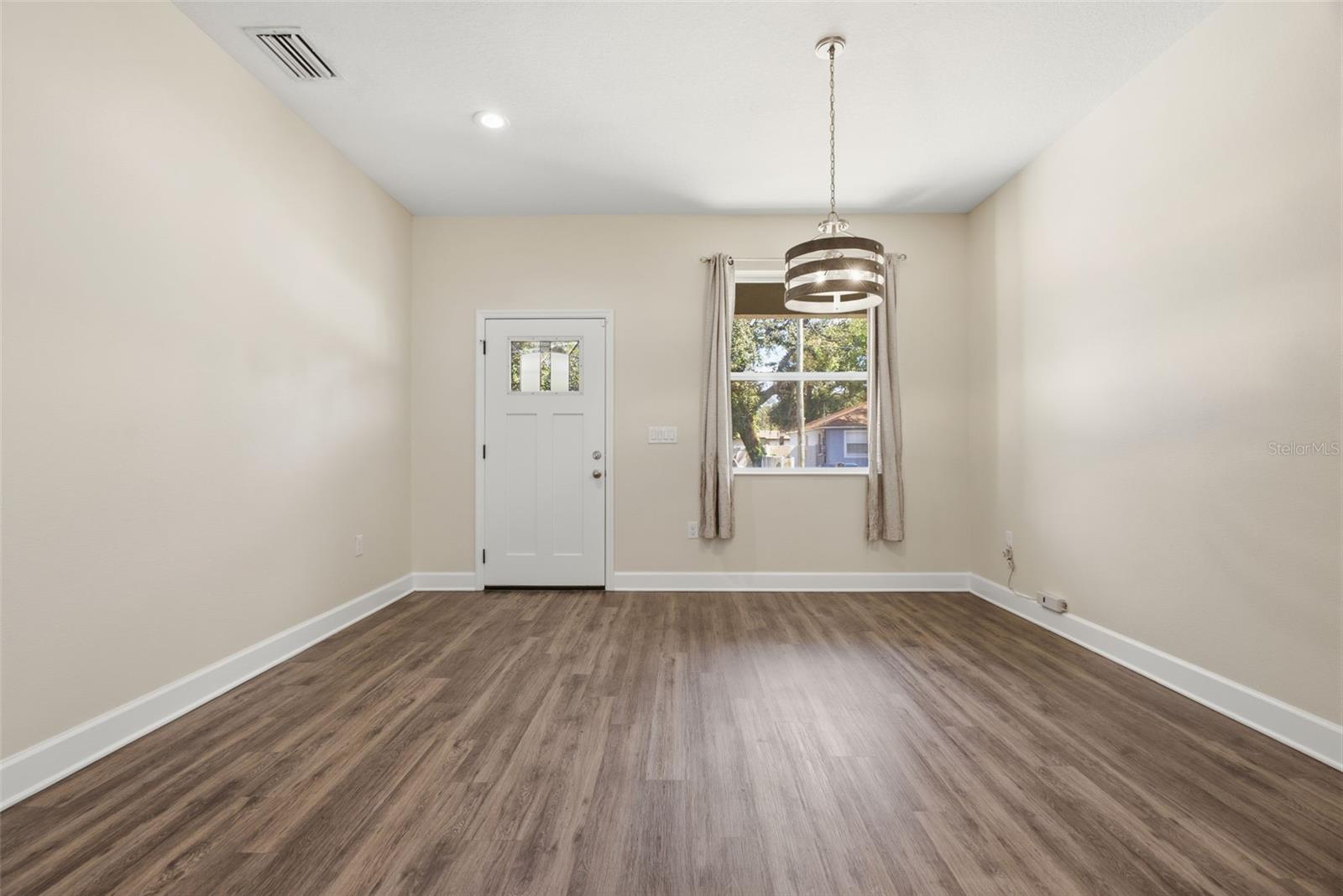 10118 N BROOKS STREET, Tampa, FL 33612
