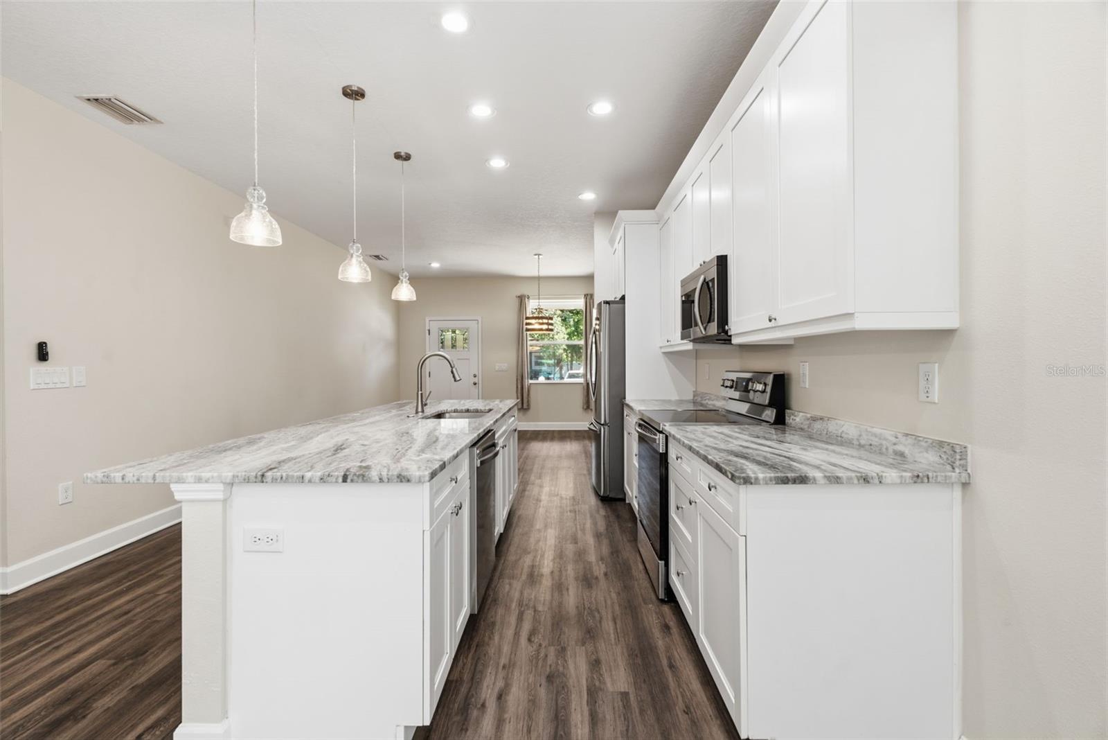 10118 N BROOKS STREET, Tampa, FL 33612