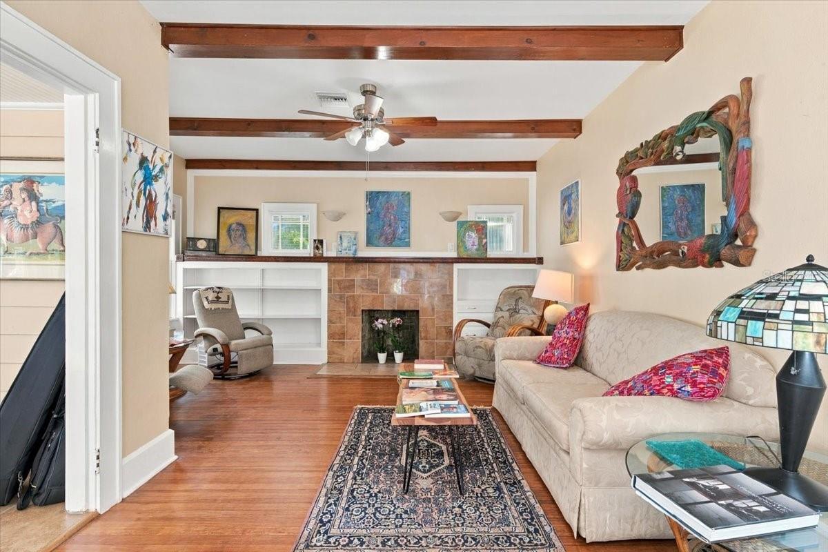 244 21ST AVENUE N, St Petersburg, FL 33704 244 21ST AVENUE N, St Petersburg, FL 33704